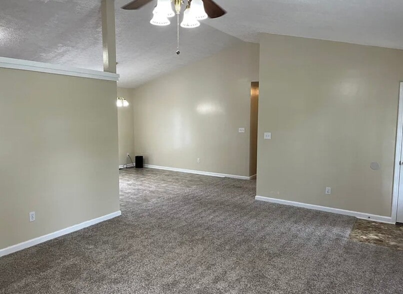 Building Photo - 178 Phelps Way