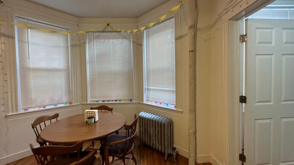 Building Photo - 51 Park Dr