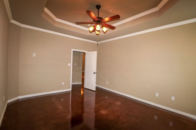 Building Photo - 4 Bedroom Single Family Home: Midway ISD:   Move in Special