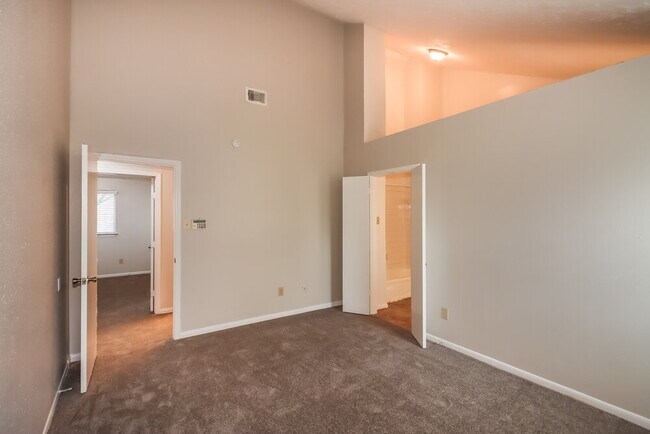 Building Photo - 16602 Quiet Trail Dr