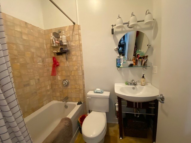 Building Photo - 2120 W Washington Blvd