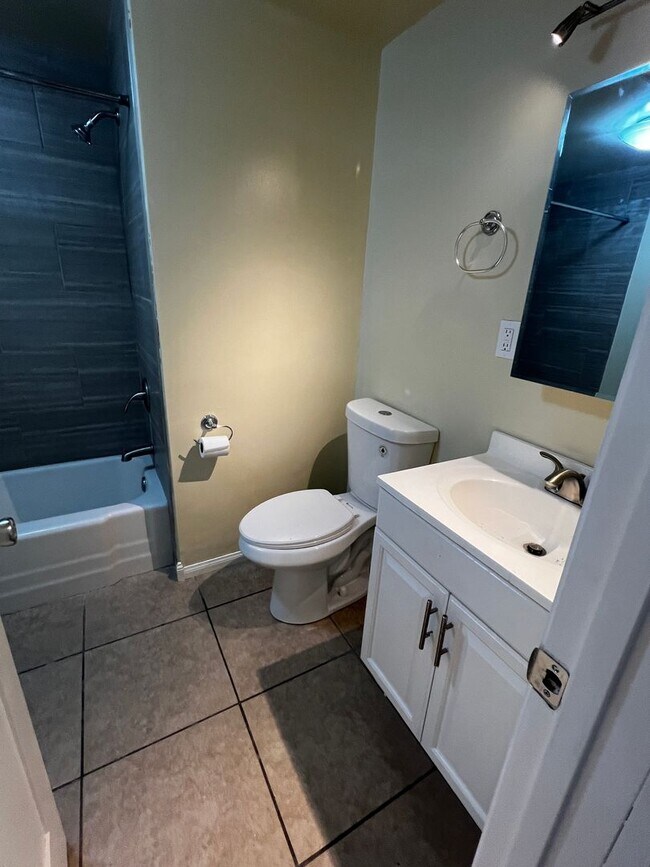 Building Photo - Updated 3-Bed Home Near Base & Joshua Tree...