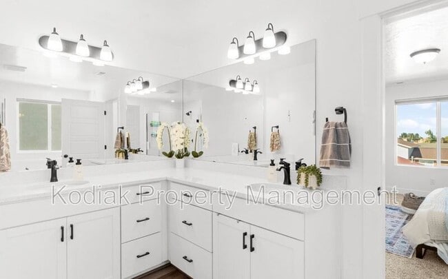 Building Photo - 127 N 4450 W