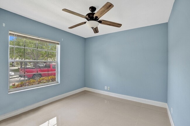 Building Photo - 17866 SW 10th Ln