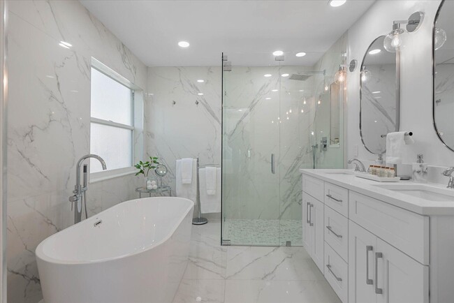 Building Photo - 4145 Bahia Isle Cir