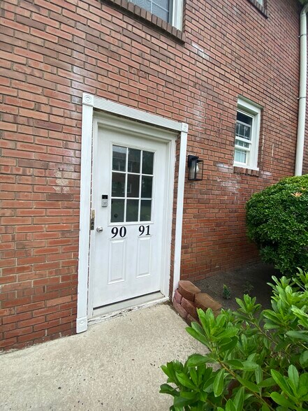 Building Photo - 364 Westwood Ave