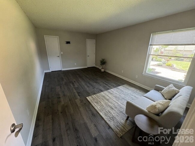 Building Photo - 708 Langtree Rd