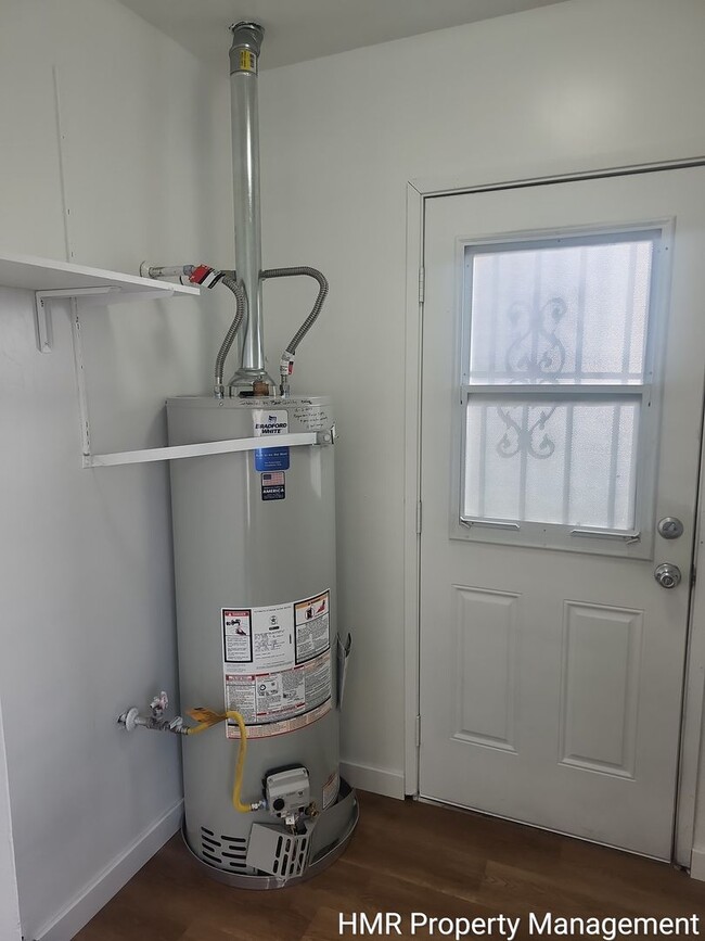 Building Photo - 3 Bedroom 1 Bath Gem For Rent!