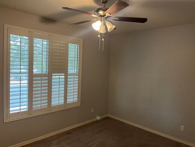 Building Photo - 15728 N 182nd Ln