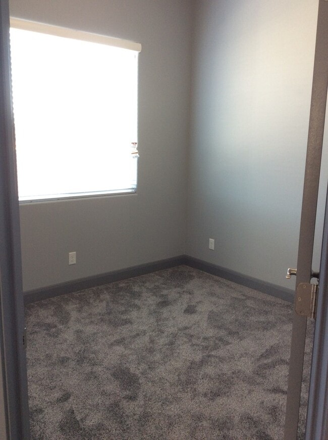 Building Photo - 3 Bed 2 Bath Townhome in Hurricane