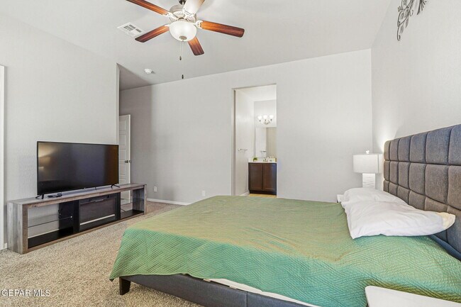 Building Photo - 12580 Arrow Weed Dr