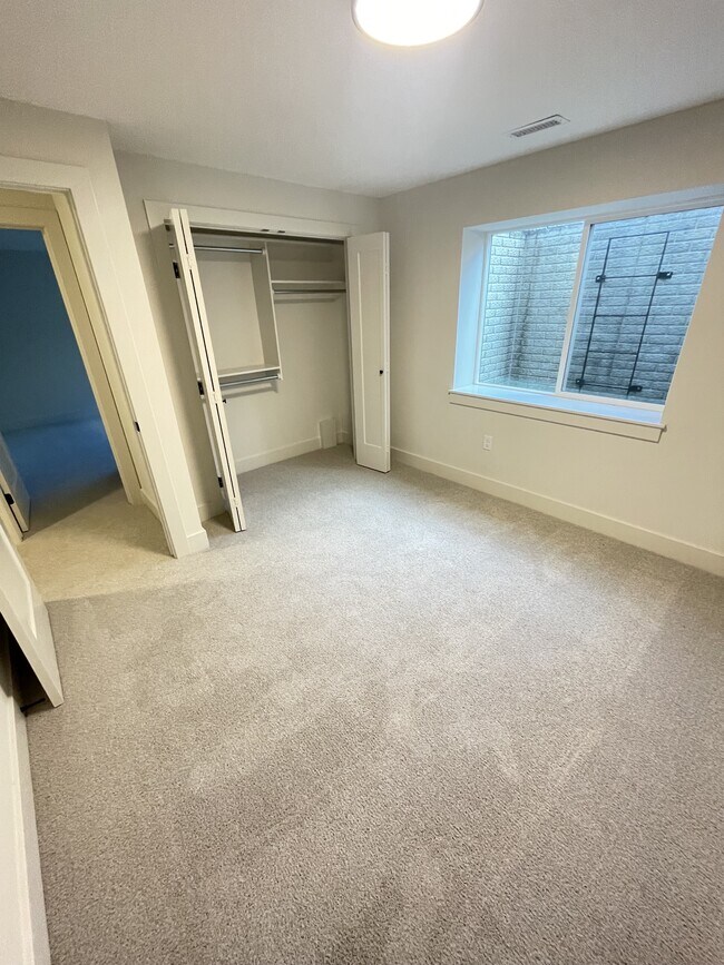 Building Photo - 252 N Ciderbluff St