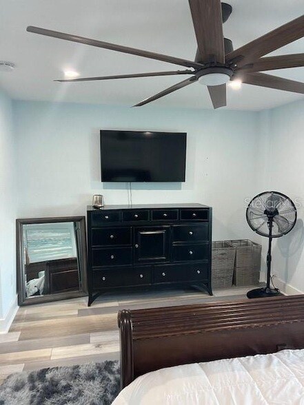 Building Photo - 7200 Sunshine Skyway Ln S