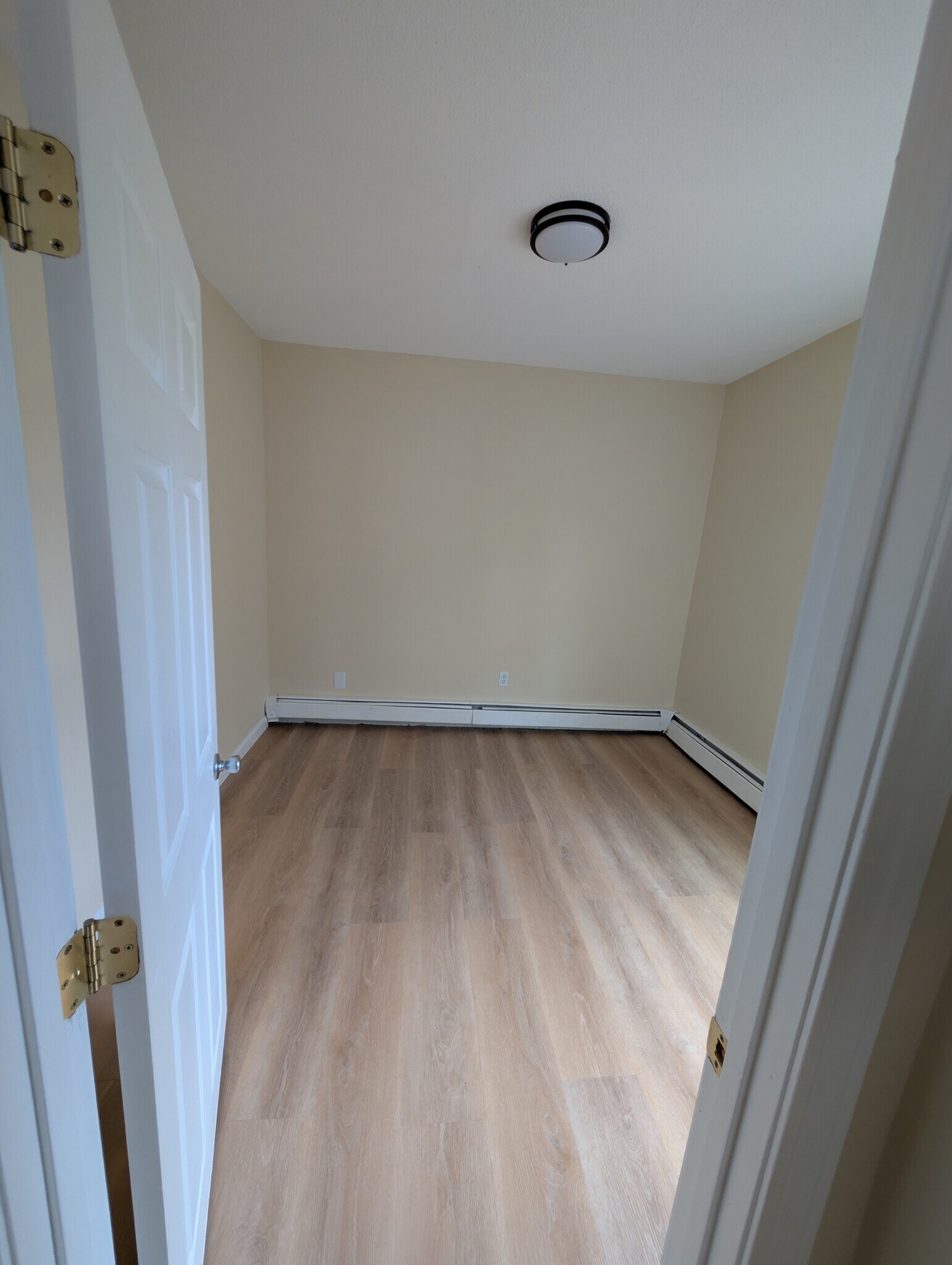 Building Photo - 476 3rd St