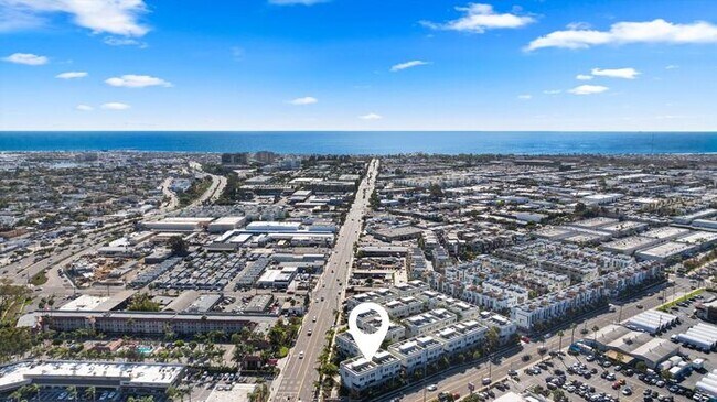 Building Photo - Superior Point