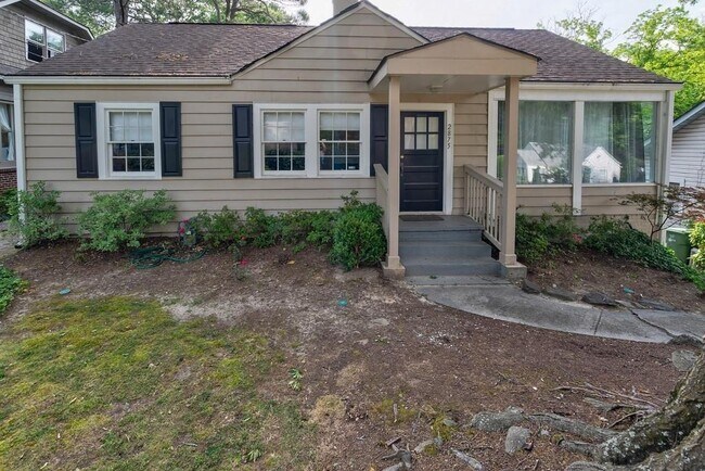 Building Photo - 2875 Lookout Pl NE
