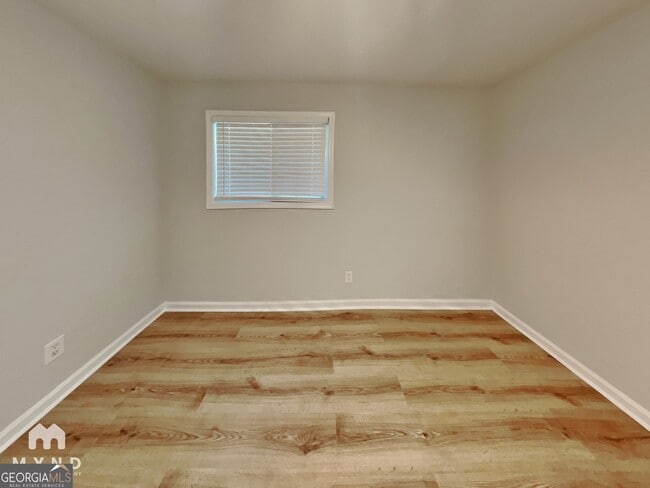 Building Photo - 1371 Stoneham Ct