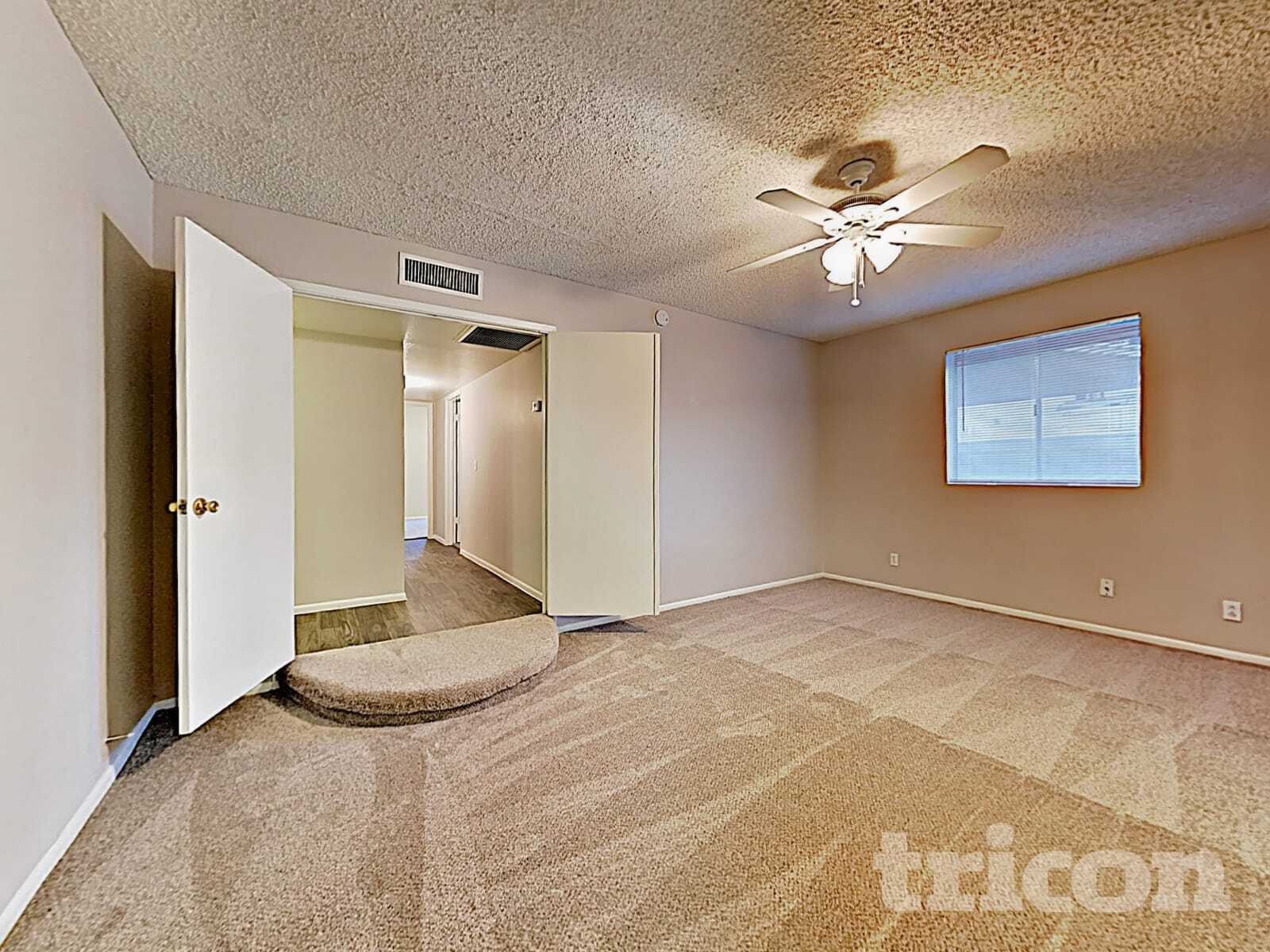 Building Photo - 3921 W Rue De Lamour Ave