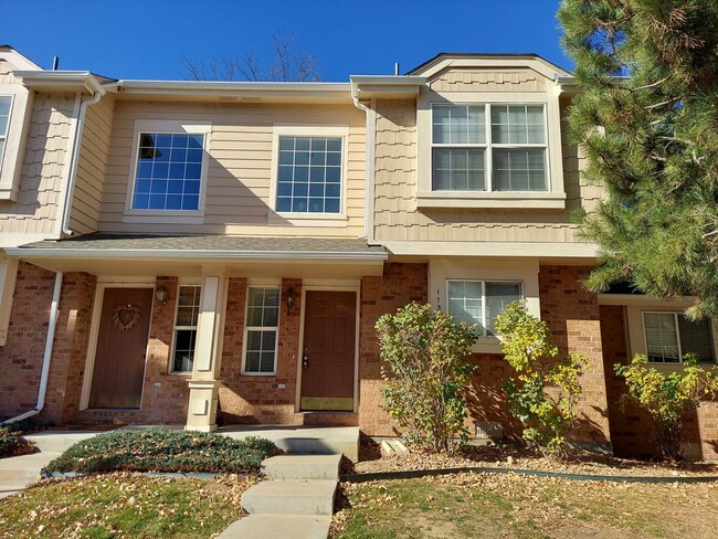 Building Photo - Updated 3 Bed 2.5 Bath Townhome In Quail Run