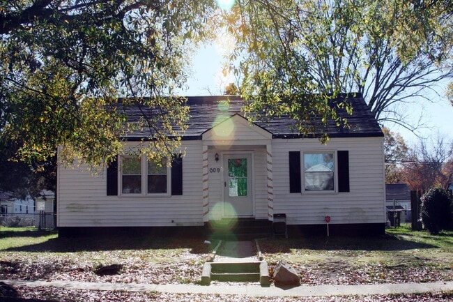 Fourqurean Lane - Three bedroom - Fourqurean Lane  - Three bedroom