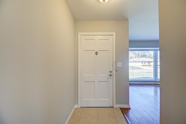 Building Photo - 2318 Haverhill Dr