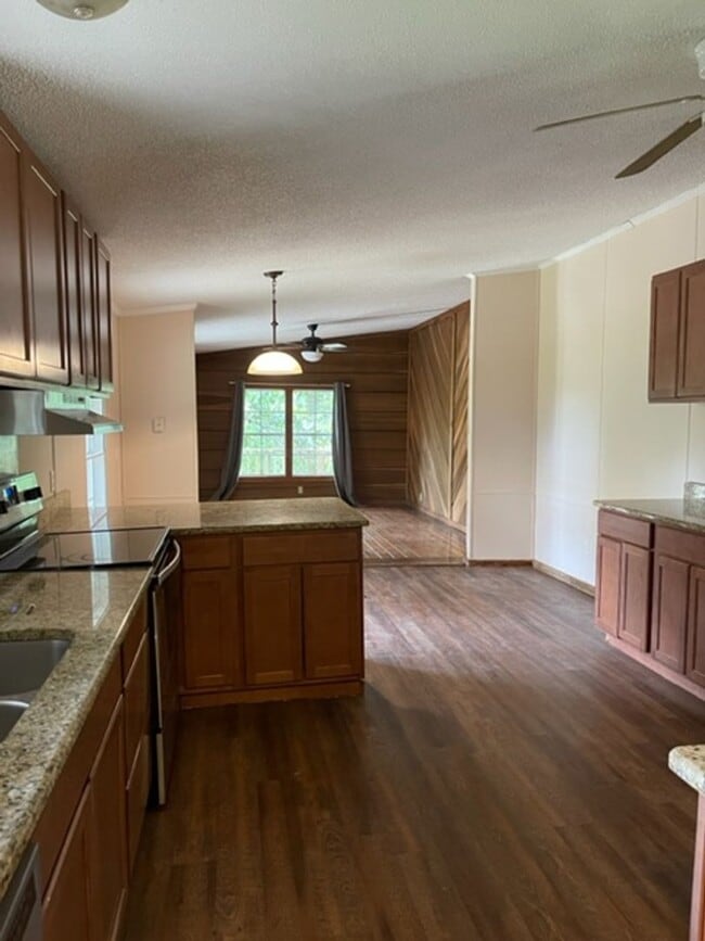 Building Photo - Rustic home in Citronelle