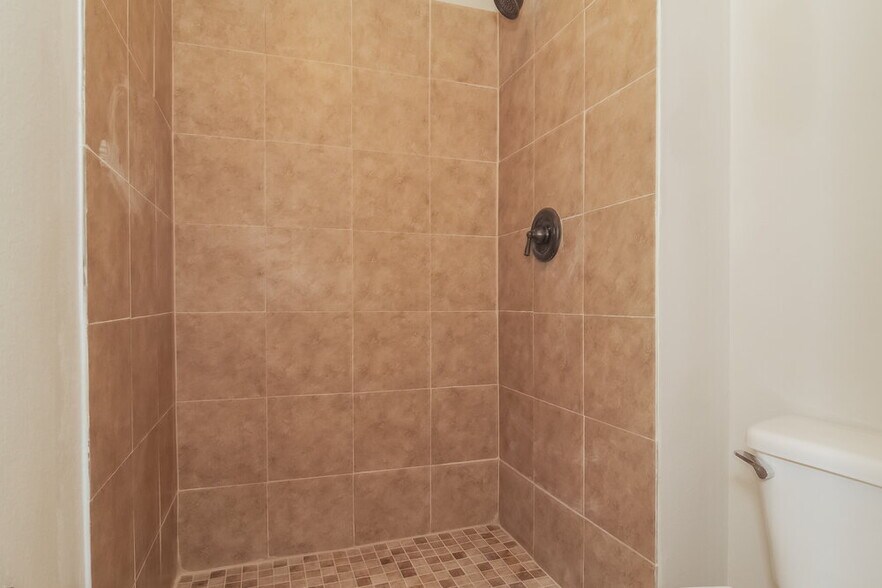 Building Photo - 4650 Salamander St