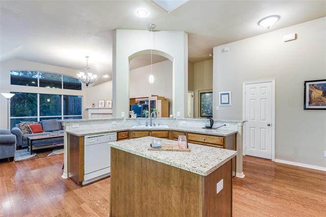 Building Photo - 15204 Regal Oak Ln