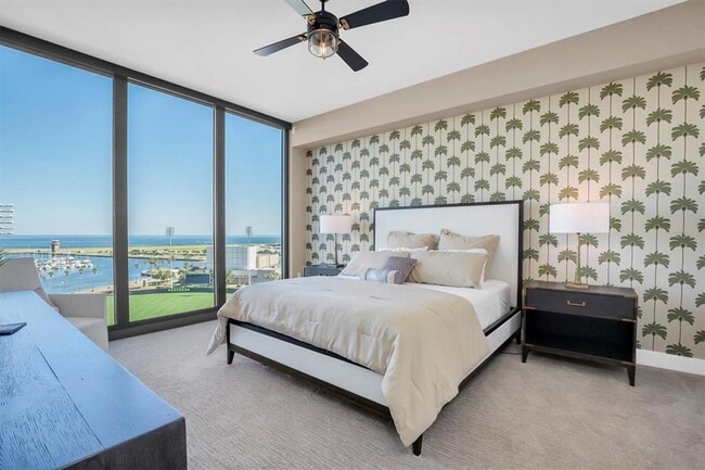 Building Photo - 301 1st St S