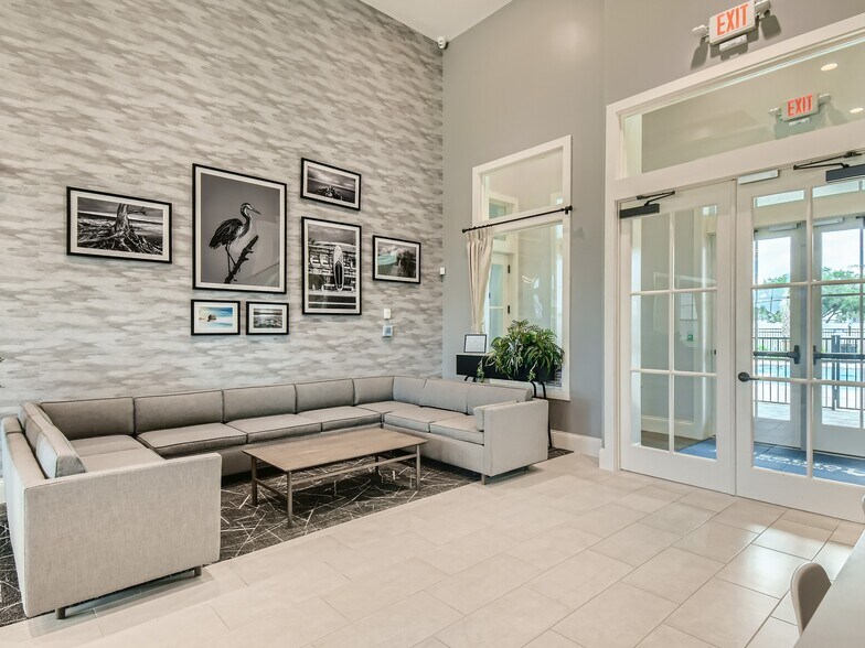 Building Photo - 2107 Saffron Walden Dr