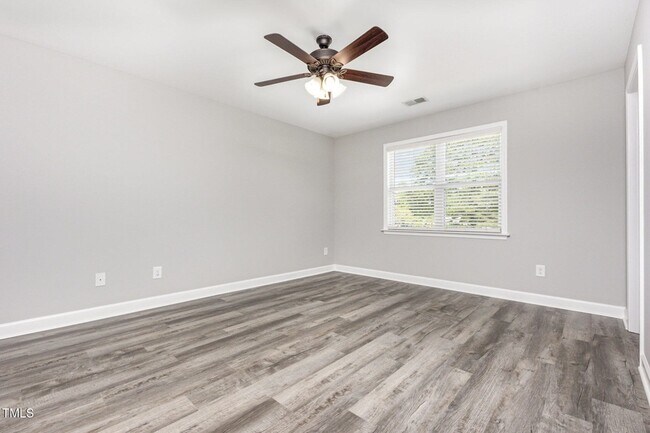 Building Photo - 205 S Walnut St