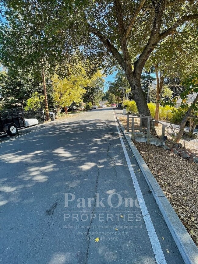 Building Photo - Spacious Home In Lafayette Hills