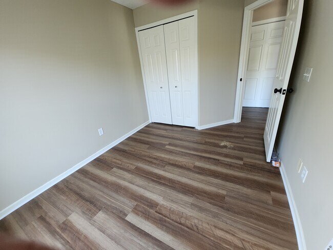 Building Photo - 320 Wagon Wheel Ln