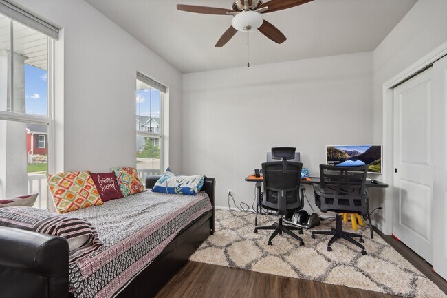 Building Photo - 5811 Levitan Ln