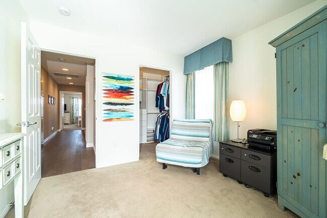 Building Photo - Quiet and Private 3 Bedroom Home in The Cape Community!