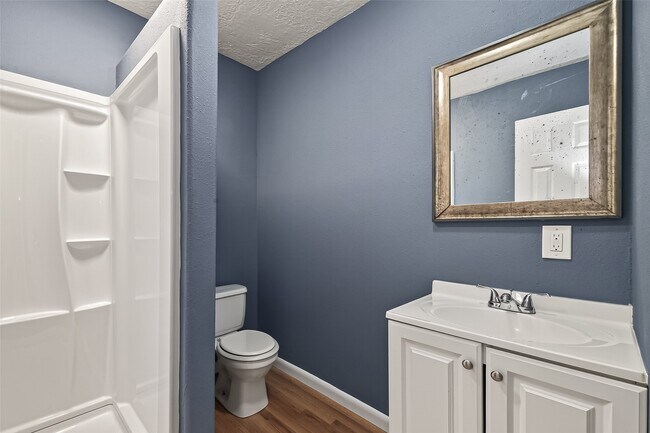 Building Photo - 216 Burr St