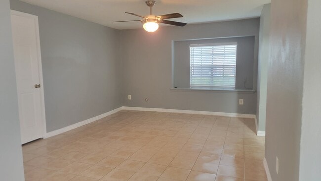 Building Photo - 12714 Corning Dr