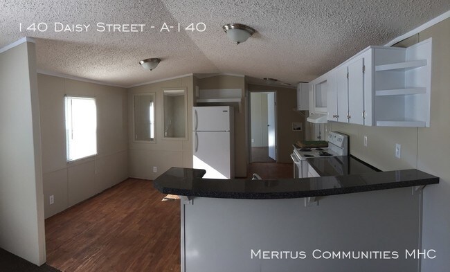 Building Photo - $499 MOVE IN SPECIAL!