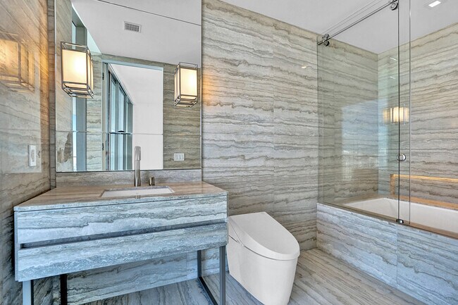 Building Photo - 18975 Collins Ave