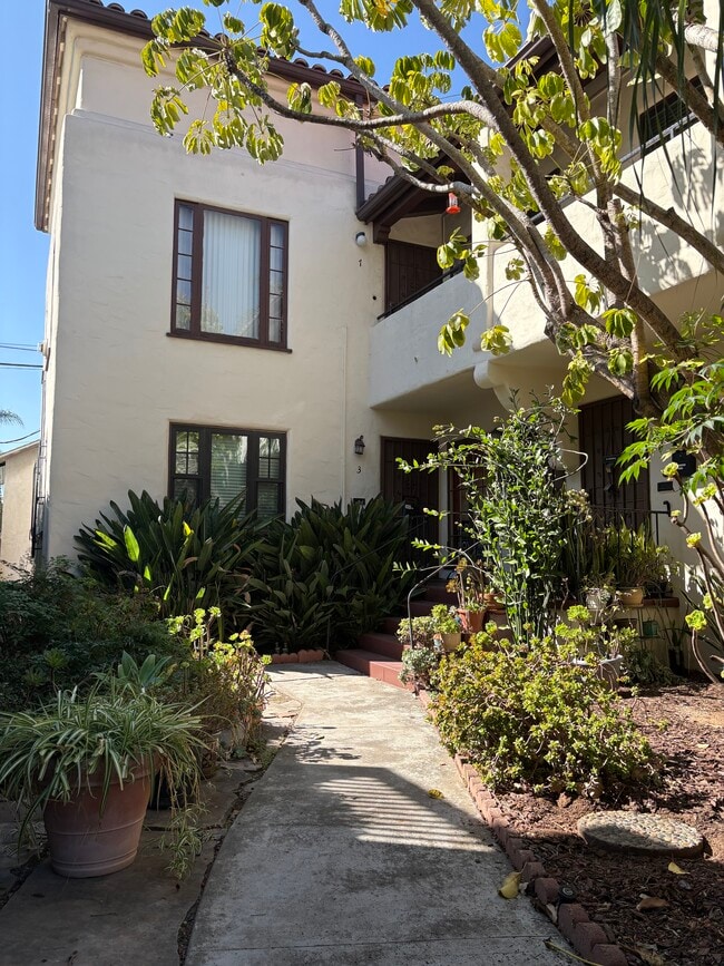 Building Photo - Gaylord Building