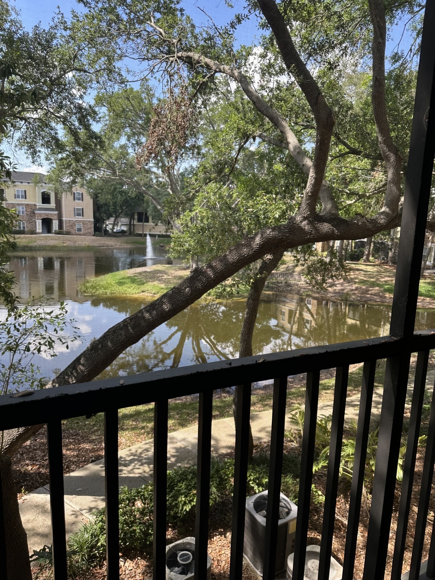 Building Photo - 10123 Courtney Palms Blvd