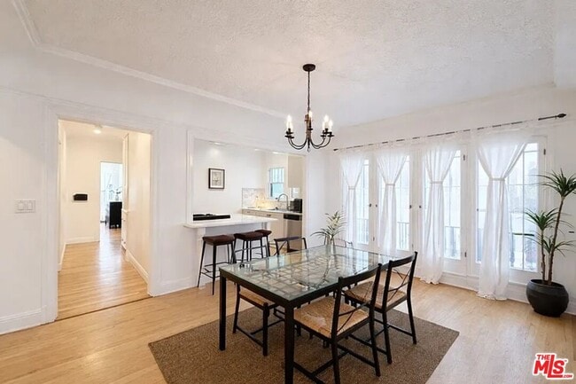 Building Photo - 837 5th St