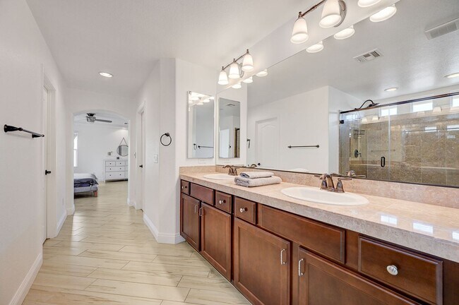 Building Photo - FANTASTIC FULLY UPGRADED FURNISHED RENTAL LOCATED IN THE SOUTHWEST!!!