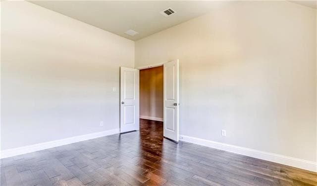 Building Photo - 905 Overton Ave