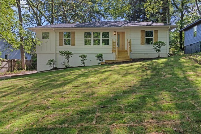 Building Photo - COMING SOON! Gorgeous 3 Bedroom 2 Bath ranch in Venetian Hills