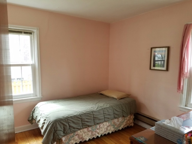 Bedroom #3 on Main Floor used as bedroom - 522 N Blackhawk Ave