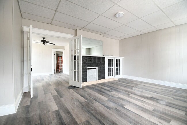 Building Photo - 715 N 33rd St