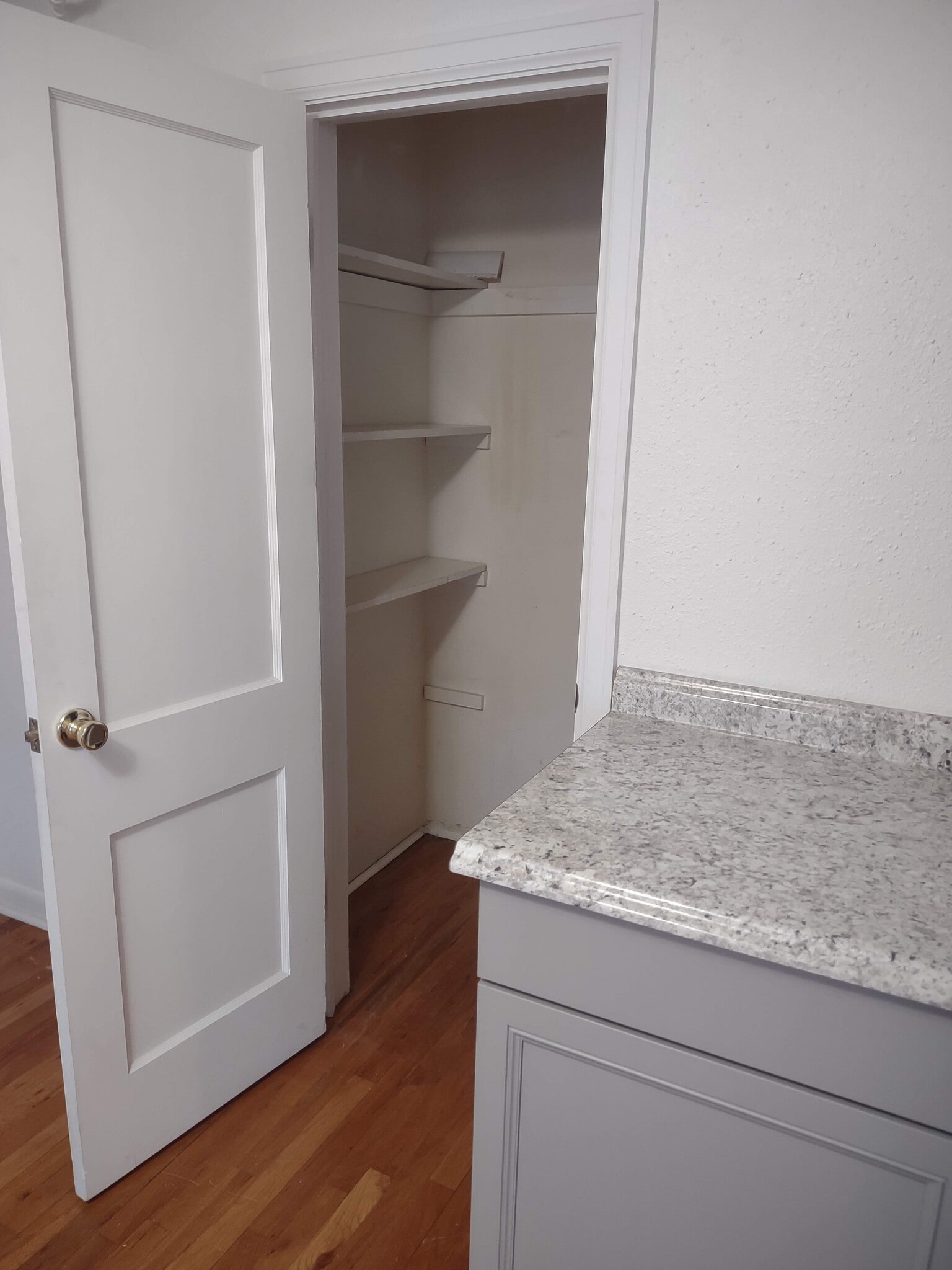 Building Photo - 700 W 17th St