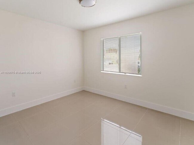 Building Photo - 2540 NW 51st Terrace