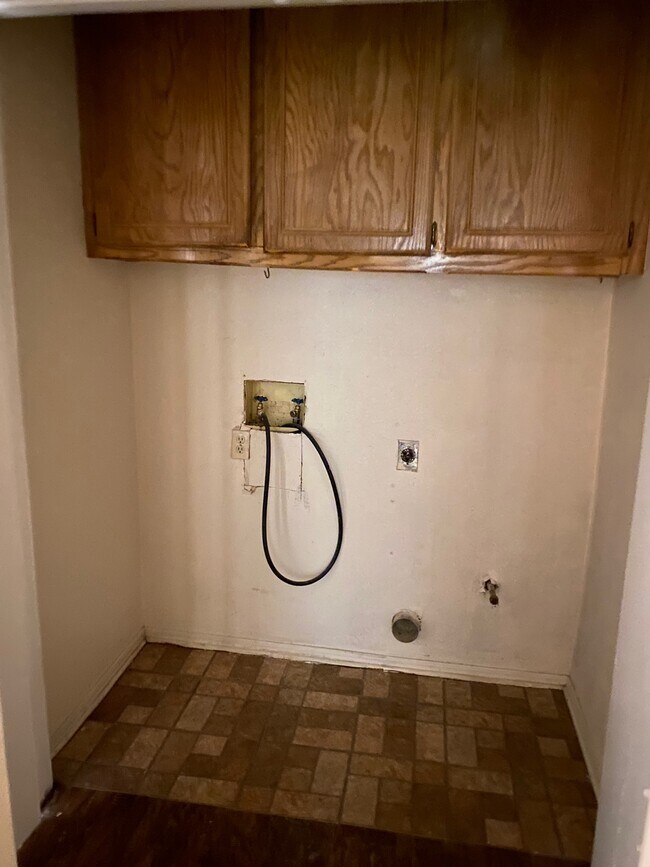 Building Photo - 12602 Abbotts Way